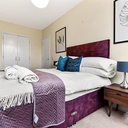 Large Group & Contractor Booking! Duplex W/Parking Мілтон-Кінз Екстер'єр фото