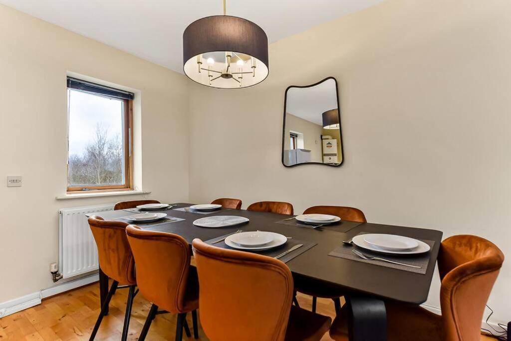 Large Group & Contractor Booking! Duplex W/Parking Мілтон-Кінз Екстер'єр фото